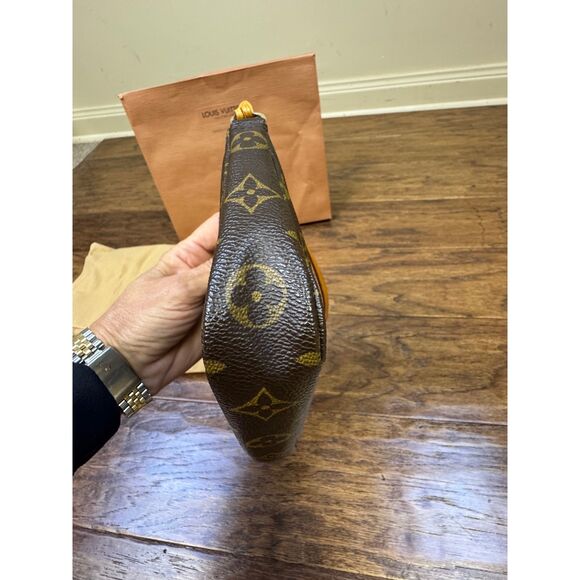 LOUIS VUITTON Monogram Pochette Accessoires Vintage, Authentic - Picture 8 of 14
